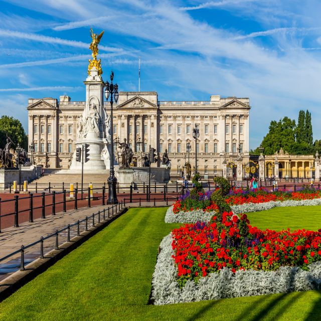 Buckingham Palace Exterior and Royal History Private Tour - Tour Overview