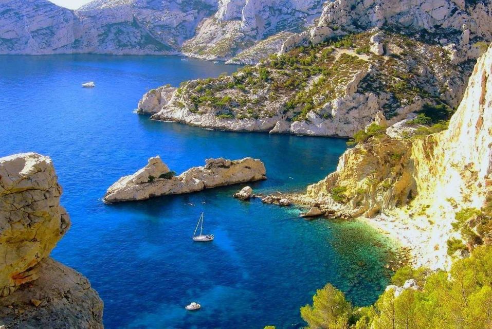 Calanques Of Cassis, the Village and Wine Tasting - Boat Trip Through the Coves