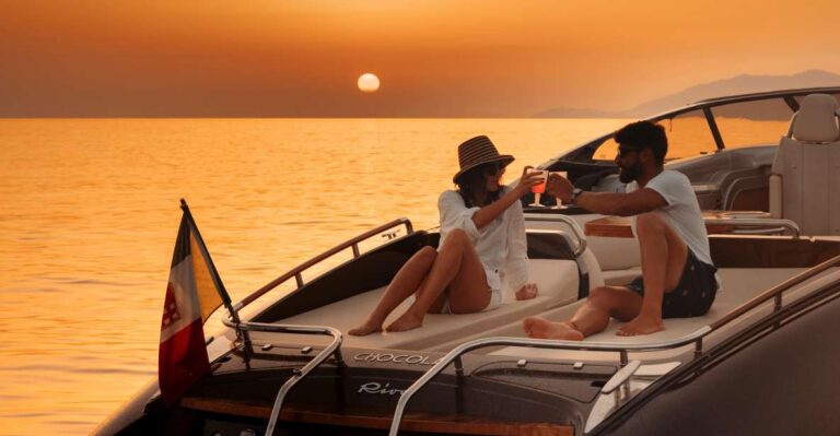 Capri: Sunset & Champagne Cruise via Riva 44 Speedboat
