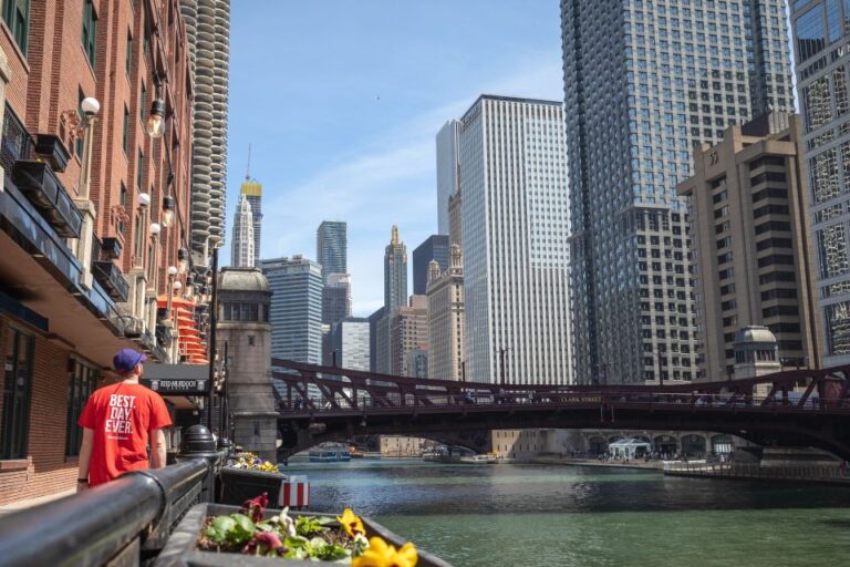 Chicago River Architecture And History By Private Boat Tour Tour Overview