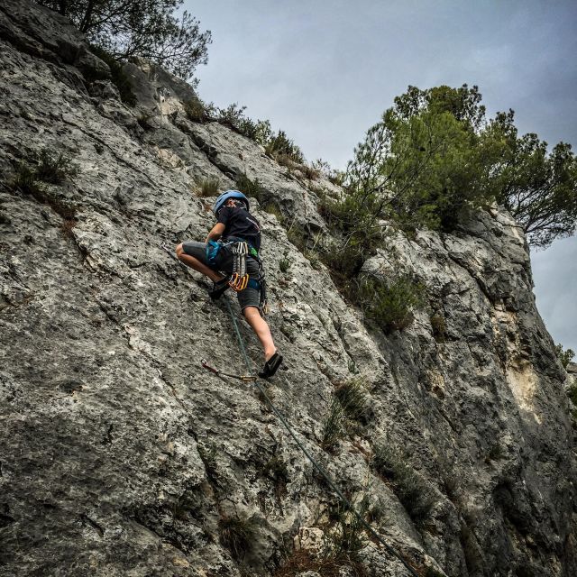 Climbing Discovery Session in the Calanques Near Marseille