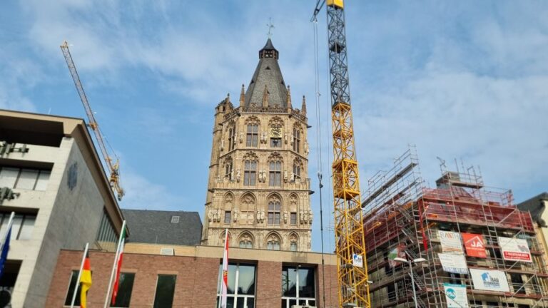 Cologne: Old City Guided Walking Tour Exploring Colognes 2,000 Year Old City