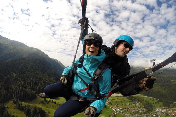 Davos Absolutely Free Flying Paragliding Tandem Flight 1000 Meters High