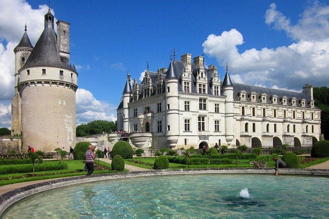 Day Tour Of Chateaux Of Chenonceau, Chambord & Caves Ambacia From Tours/amboise Discovering Loire Valleys Landscapes