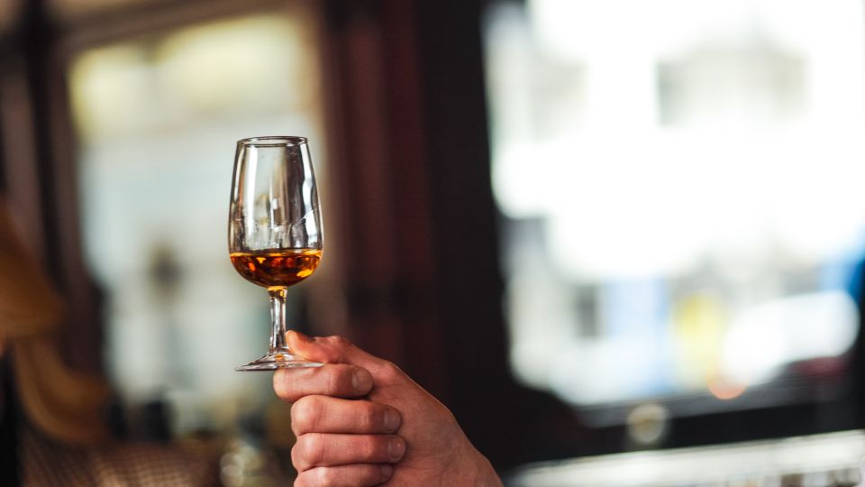 Dublin: Premium Whiskey Tasting Guided by Local Expert - Experience Overview