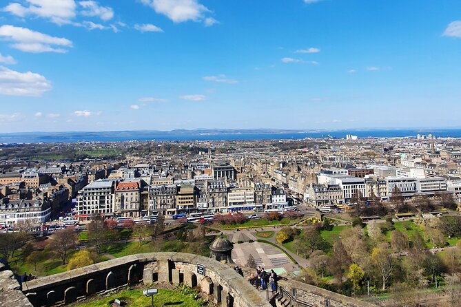 Edinburgh Castle: Highlights Tour With Tickets, Map, and Guide