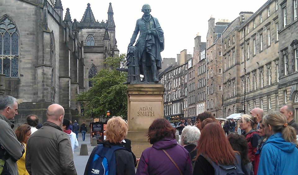 Edinburgh: Royal Mile Scottish Enlightenment Walking Tour - Discovering Edinburghs Old Town