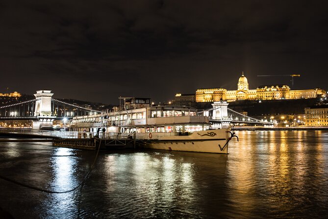 Evening Cruise on the Danube With Optional Drinks