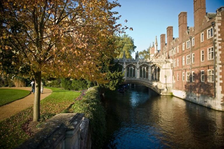 Explore Cambridge With Family – Walking Tour Tour Details