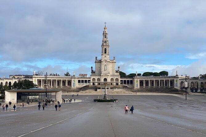 Fatima, Batalha, Nazare And Obidos Full Day Tour From Lisbon Inclusions And Amenities