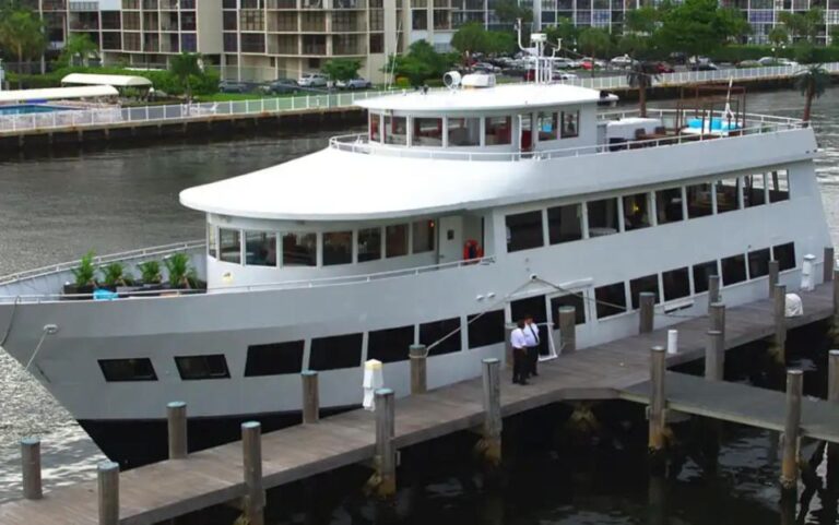 Fort Lauderdale: Musette Yacht New Years Eve Party Cruise Event Details