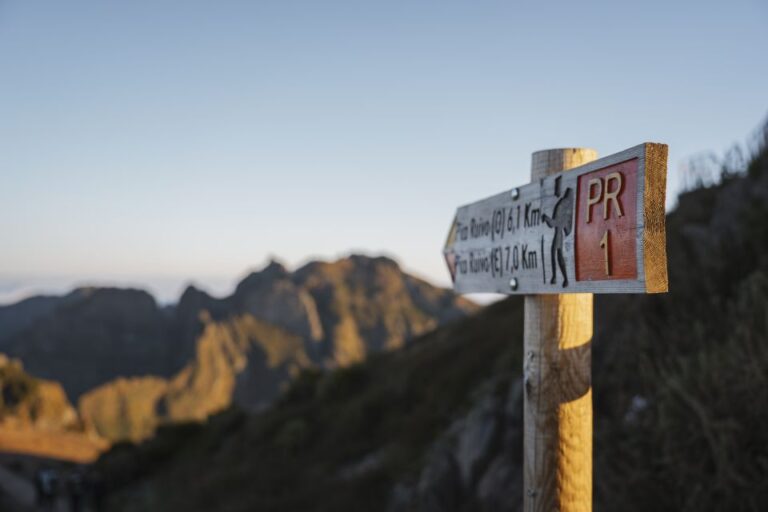 From Funchal: Transfer To Pico Do Arieiro & Pico Ruivo Trail Activity Overview