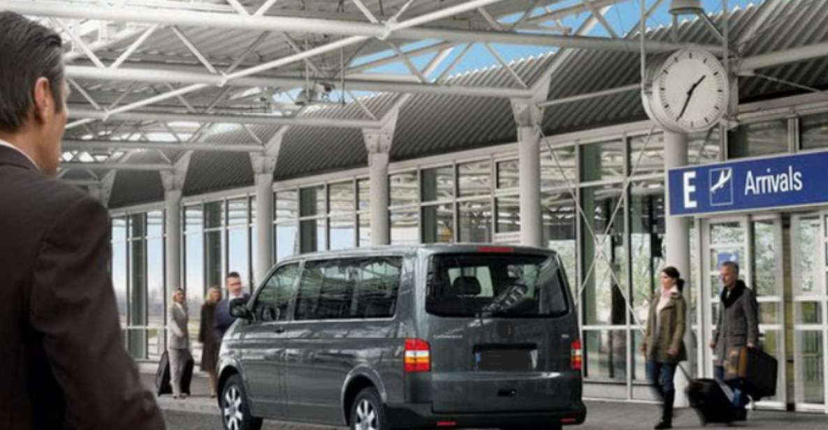 From Malaga: Private Transfer Malaga Airport to Estepona - Luxury Vehicle for Your Comfort