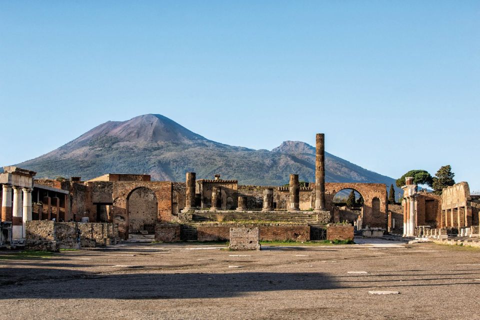 From Rome: Transport to Positano With Stop in Pompeii - Private Transport From Rome