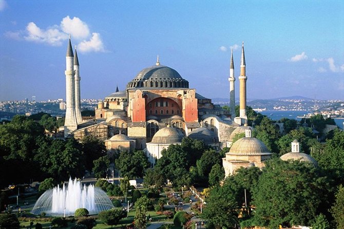 Guided Hagia Sofia, Blue Mosque, Basilica Cistern Skip Lines Tour Tour Overview