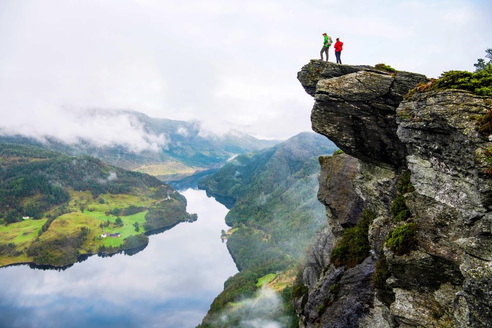 Haugesund: Guided Hike to Himakåna (Mini Trolltunga) - Overview of Himakåna Hike