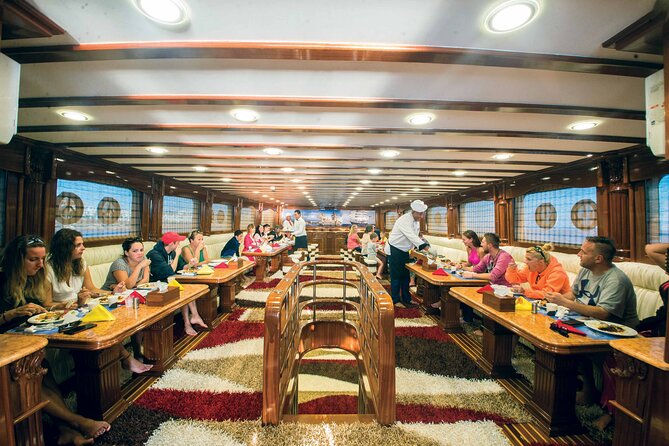 Hurghada: Elite Vip Cruise With Seafood And Bbq Buffet Lunch Lunch And Buffet Details