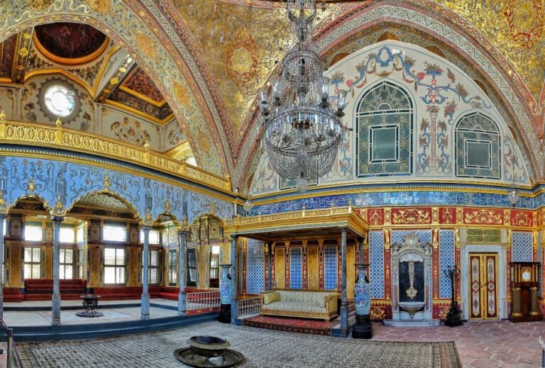 Istanbul: Topkapi, Hagia Sophia And Basilica Cistern Tour Tour Overview