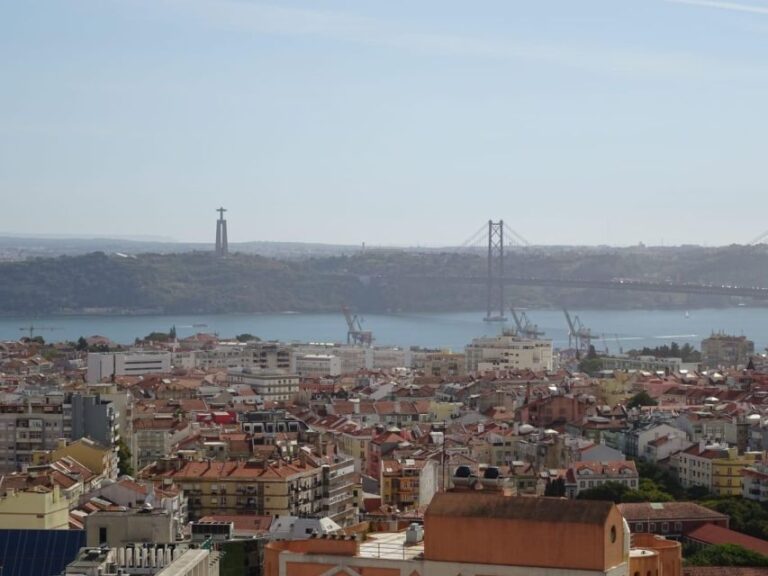 Lisbon: Half Day Guided Sightseeing Tour by Tuk Tuk