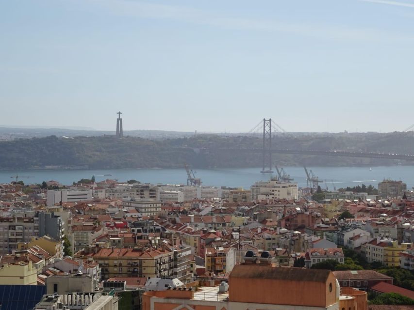 Lisbon: Half Day Guided Sightseeing Tour by Tuk Tuk - Tour Duration and Group Size