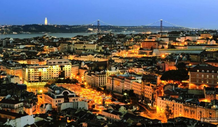 Lisbon: Luxury Fado Tour With Dinner Included Lisbons Historic Center