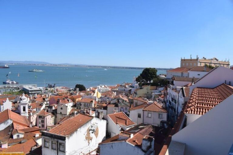 Lisbon: Private City Sightseeing Tour