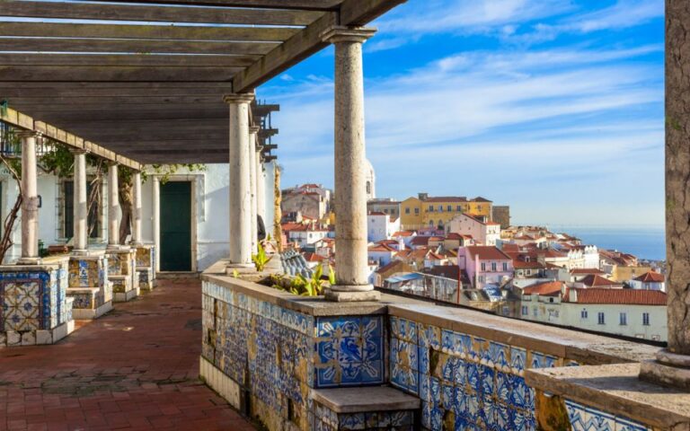 Lisbon: Private Kid Friendly City Tour With São Jorge Castle Tour Overview And Highlights