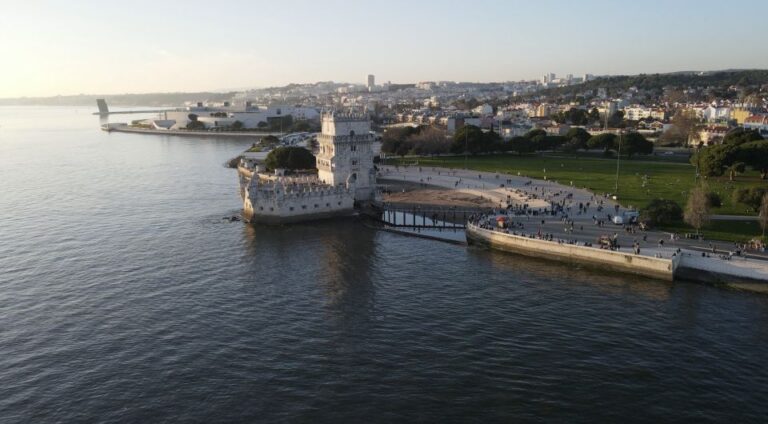 Lisbon: Sunset Tour Aboard A 1949 Traditional Boat Tour Overview