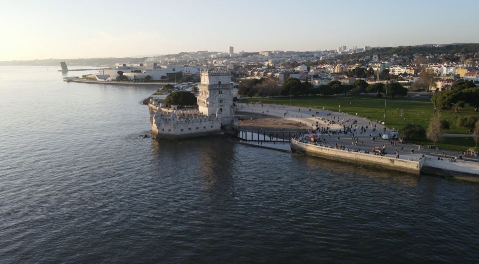 Lisbon: Sunset Tour Aboard a 1949 Traditional Boat - Tour Overview