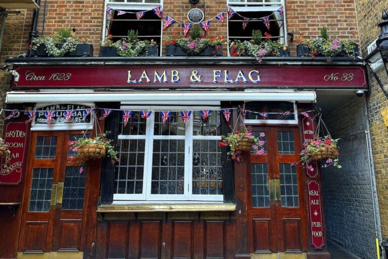 London Pub Crawl: Audio Tour Through The Greatest Pubs Overview Of The London Pub Crawl