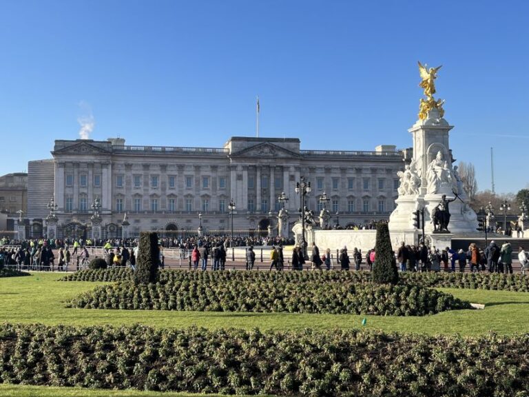 London: Royal Family And Changing Of The Guards Walking Tour Tour Summary