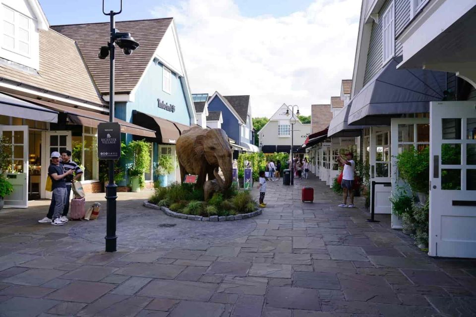 Luxury Day Tour: 10 Hour Oxford & Bicester Village - Overview of the Luxury Tour