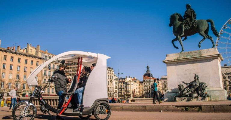 Lyon: Guided City Sights Pedicab Tour
