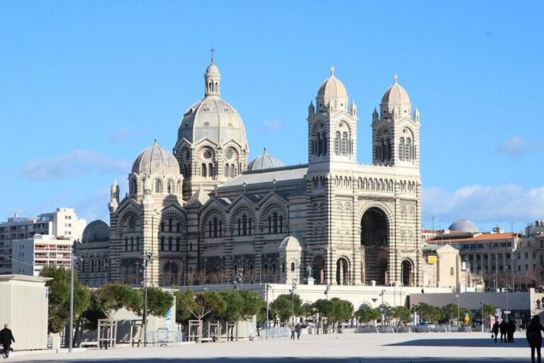 Marseille: Christmas Market Walking Tour Activity Overview