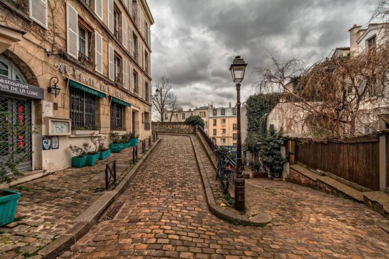 Montmartre Walking Tour Overview Of Montmartre District