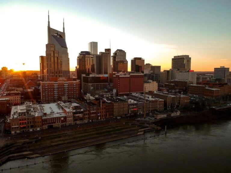 Nashville Family Discovery: A Downtown Adventure Exploring Downtown Nashville