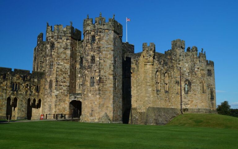 Newcastle: Alnwick And Warkworth Castle Guided Tour Tour Overview