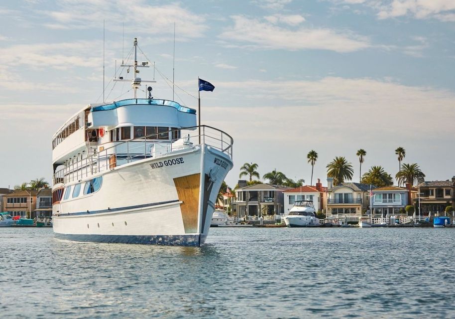 Newport Beach: Christmas Day Buffet Brunch or Dinner Cruise - Overview of the Cruise