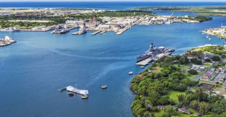 Oahu: Pearl Harbor Battleship & Helicopter Tour Exploring Pearl Harbor