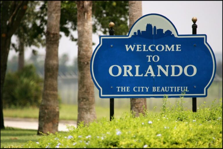 Orlando: Half Day Sightseeing Tour + Eat & Play Savings Card Tour Overview