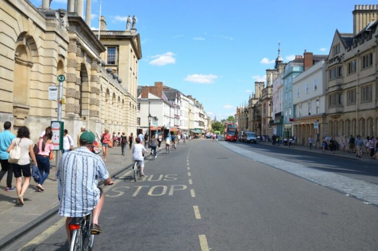 Oxford: City Bike Tour With Student Guide Tour Overview