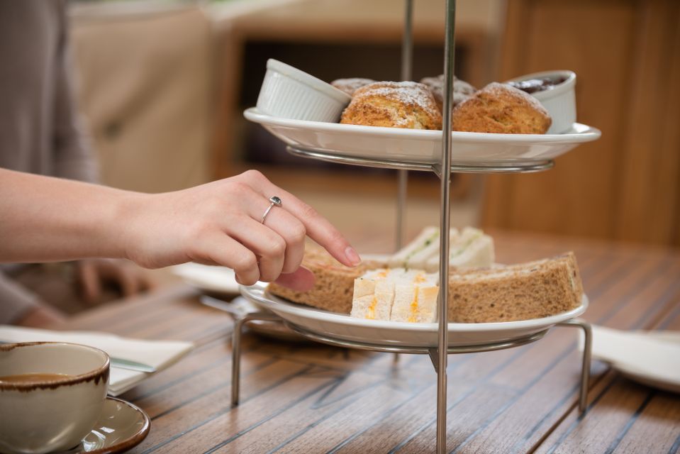 Oxford: Sightseeing River Cruise With Afternoon Tea - Sightseeing River Cruise Details