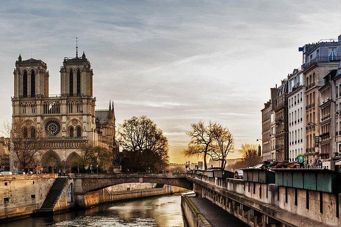 Paris City Center History of Paris Guided Walking Tour – Semi-Private 8ppl Max