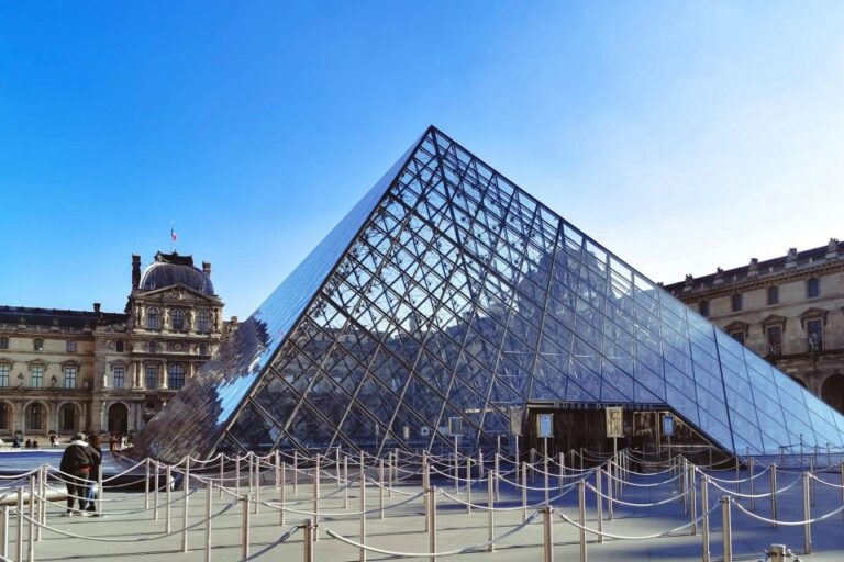 Paris Louvre Pyramid : The Digital Audio Guide Historical Background Of The Louvre Pyramid