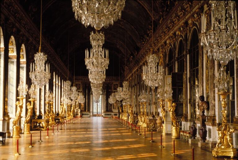 Paris: Palace Of Versailles Tour With Skip The Line Ticket Tour Overview