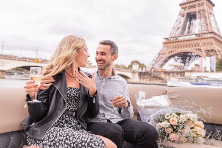 Paris Proposal / Private River Cruise + Photographer 1h Package Details