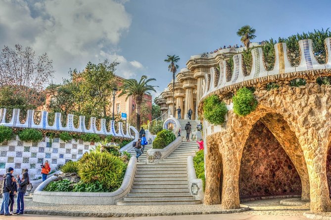 Park Guell & Sagrada Familia Private Tour With Hotel Pick-Up - Overview of the Tour