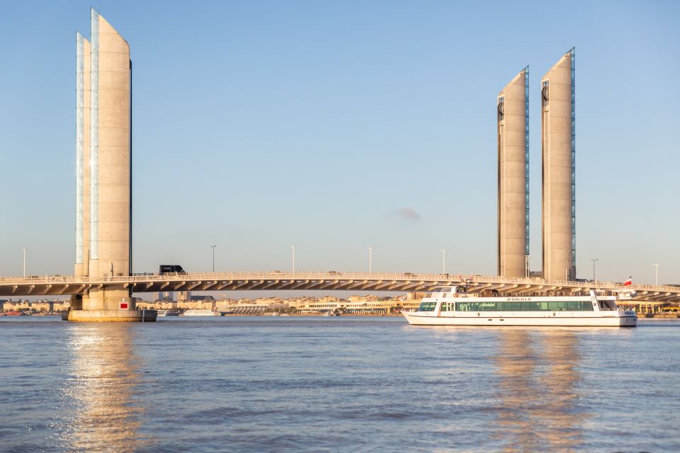 Premium Cruise, Glass of Wine and Canelé - Bordeaux Sightseeing Cruise