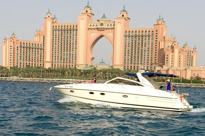 Private Luxury Everest Yacht Cruise From Dubai Marina Onboard Amenities