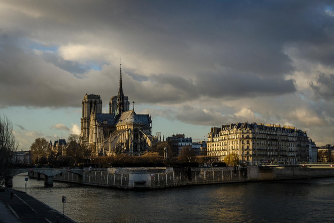 Private Paris Photography Tour With a Professional Photographer - Overview of the Private Tour